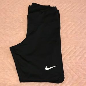 Nike Athletic Black Cropped Leggings